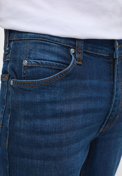 Mustang Men's Tramper Medium Rise Straight Leg Jeans 1013715